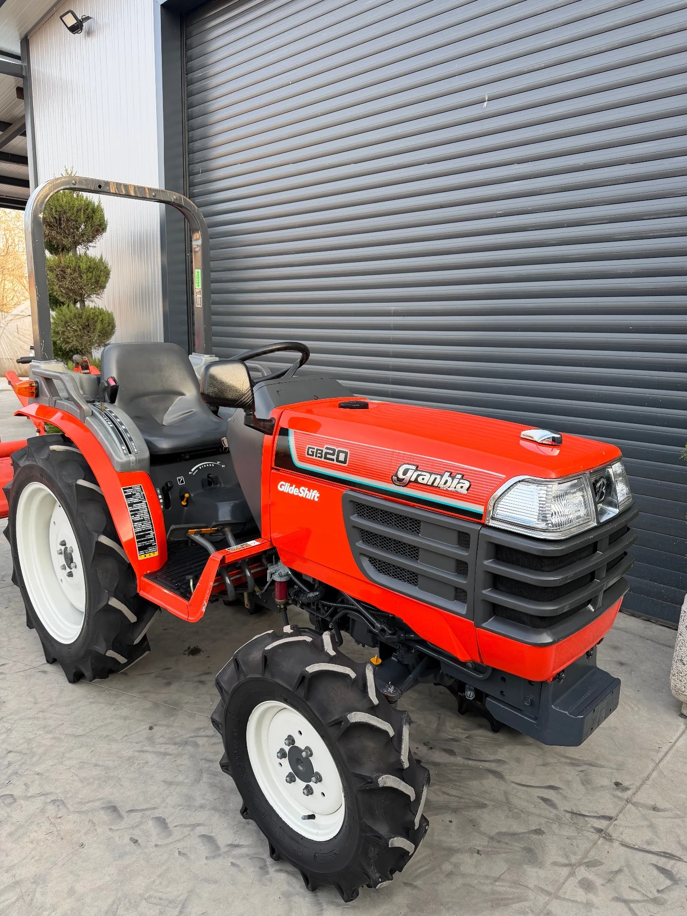 Трактор Kubota GB20 20кс. КАТО НОВ!, снимка 2 - Селскостопанска техника - 53878346