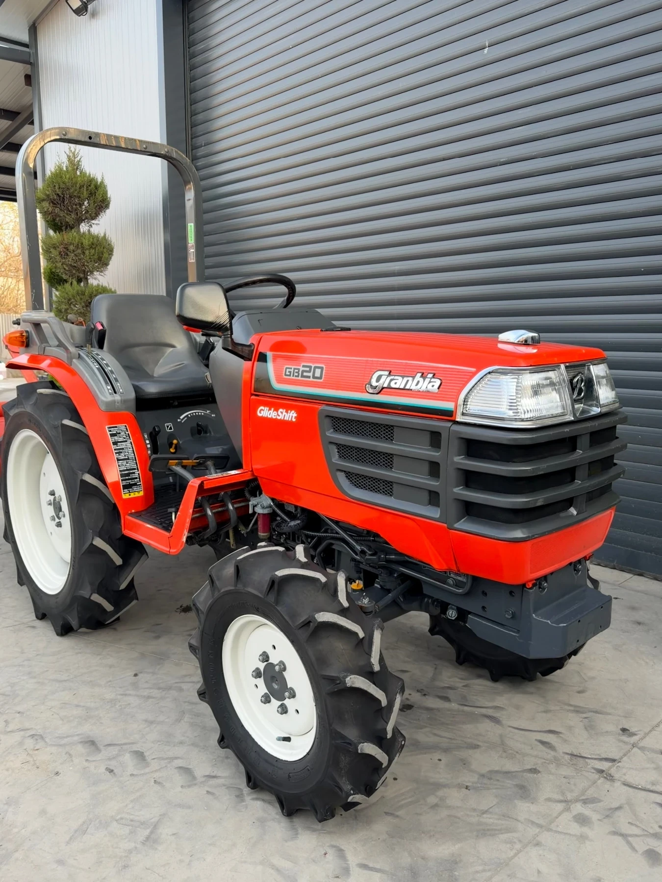 Трактор Kubota GB20 20кс. КАТО НОВ!, снимка 6 - Селскостопанска техника - 53878346
