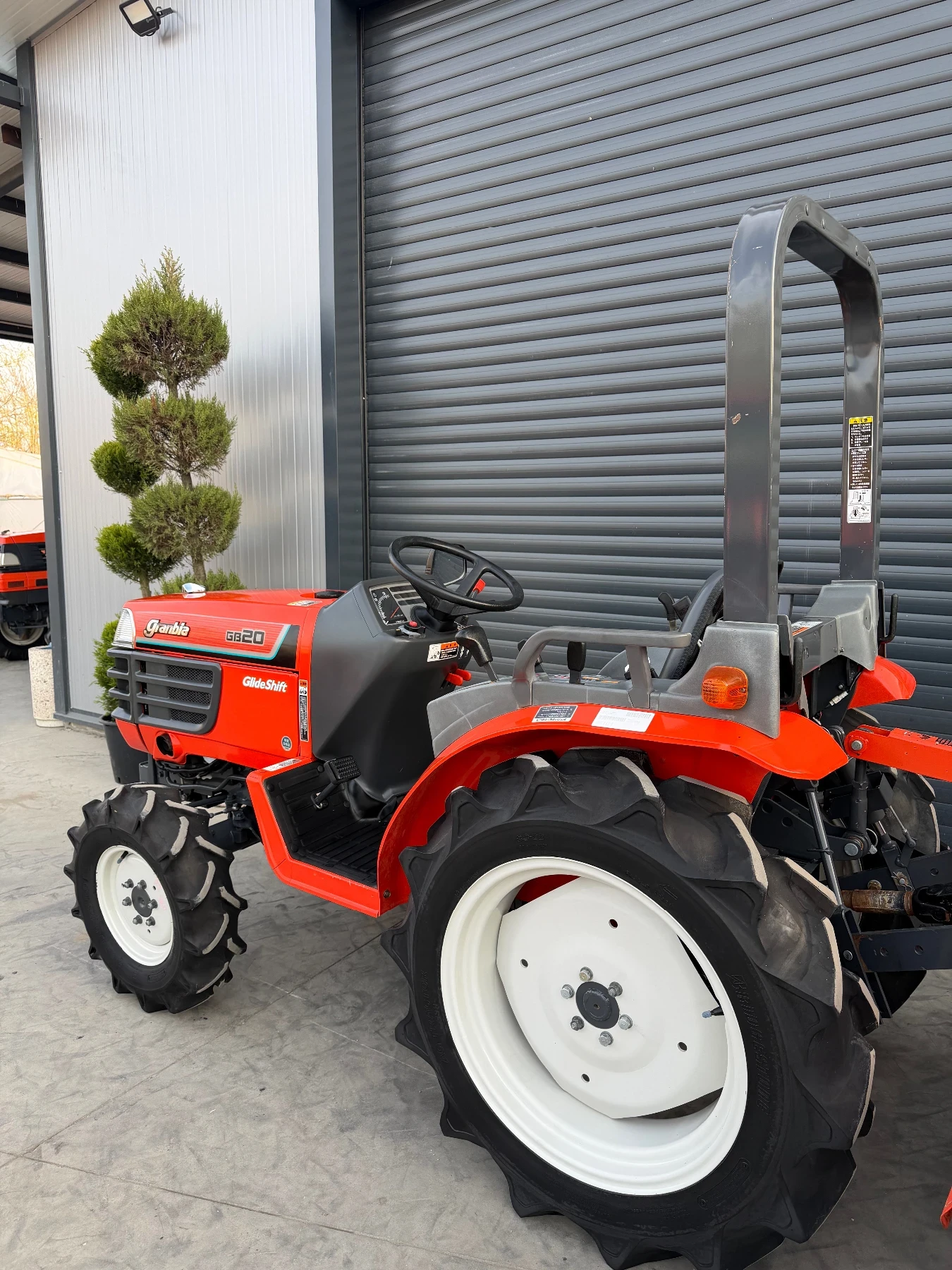 Трактор Kubota GB20 20кс. КАТО НОВ!, снимка 7 - Селскостопанска техника - 53878346