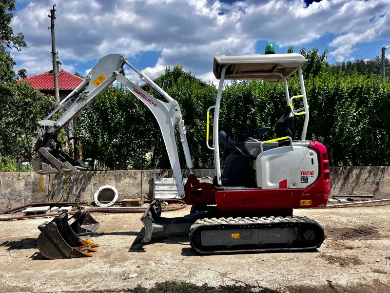 Багер Takeuchi TB216