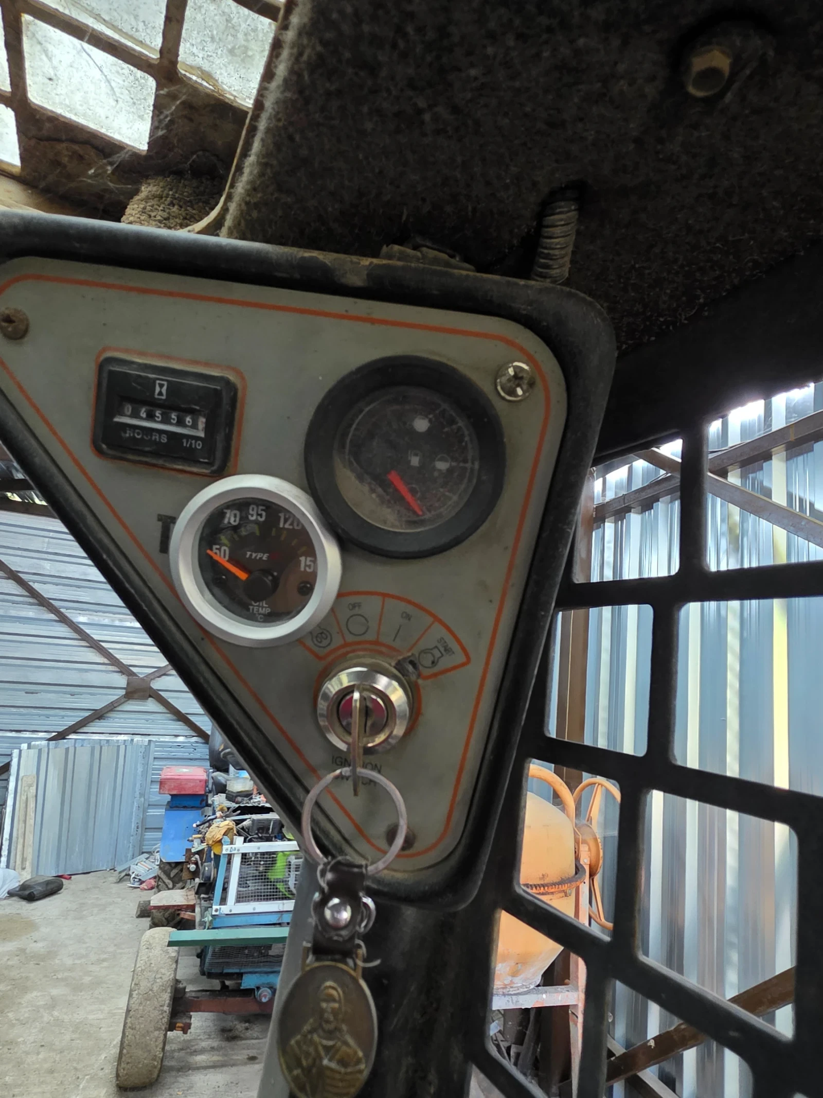 Мини челни товарачи Друга Thomas t135 - изображение 6