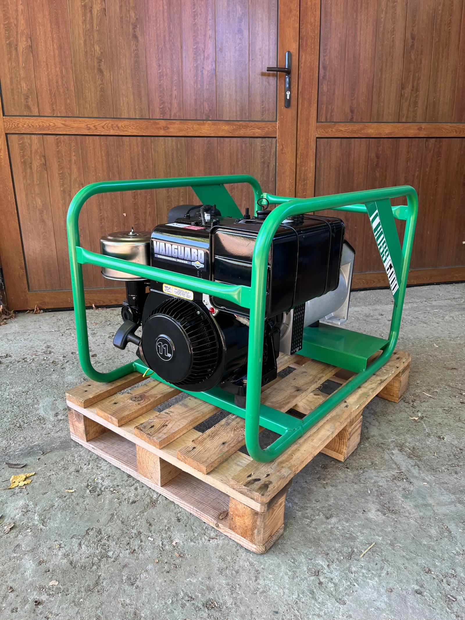       /  Briggs & St | Mobile.bg   1