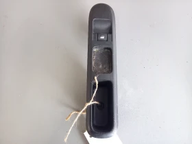 Копче ел стъкло предно дясно Пежо 5008 (б)