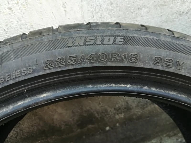 Гуми Летни 225/40R18, снимка 4 - Гуми и джанти - 21467147