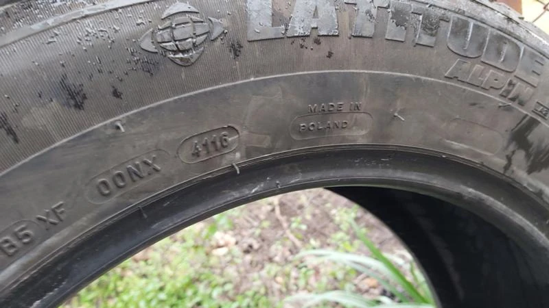 Гуми Зимни 235/60R18, снимка 6 - Гуми и джанти - 27927228