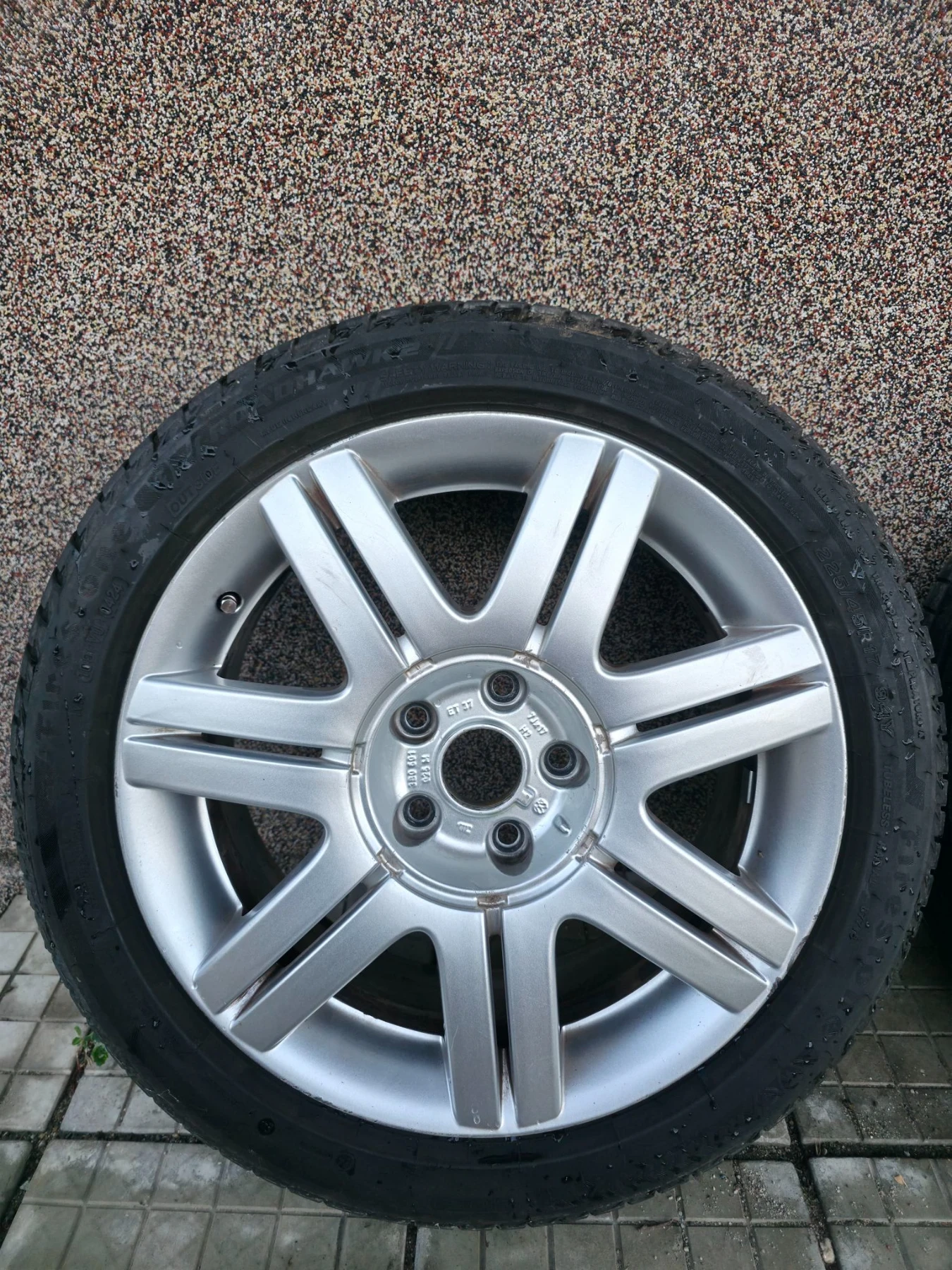 Гуми с джанти Firestone 225/45R17, снимка 2 - Гуми и джанти - 56129595