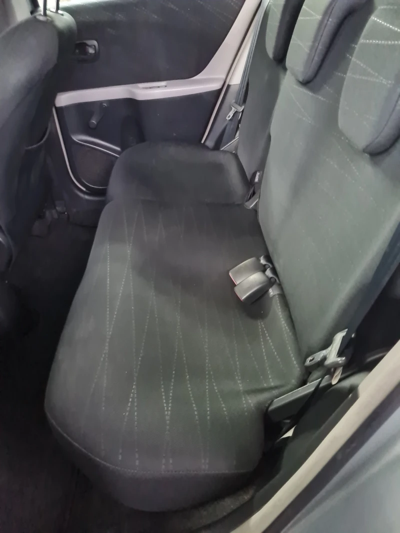 Toyota Yaris 1.4D4D, снимка 11 - Автомобили и джипове - 33352618