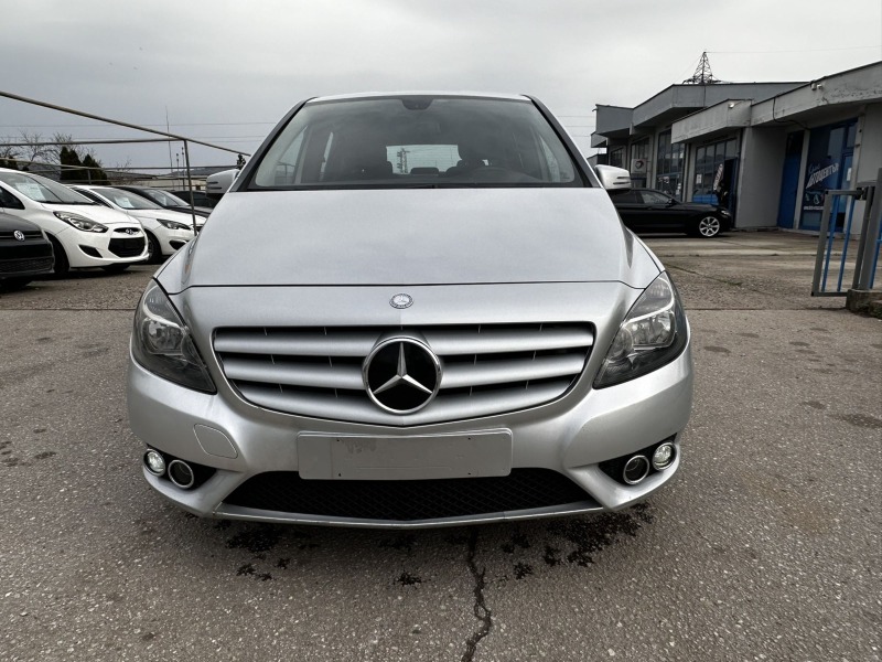 Mercedes-Benz B 180, снимка 1 - Автомобили и джипове - 44764569