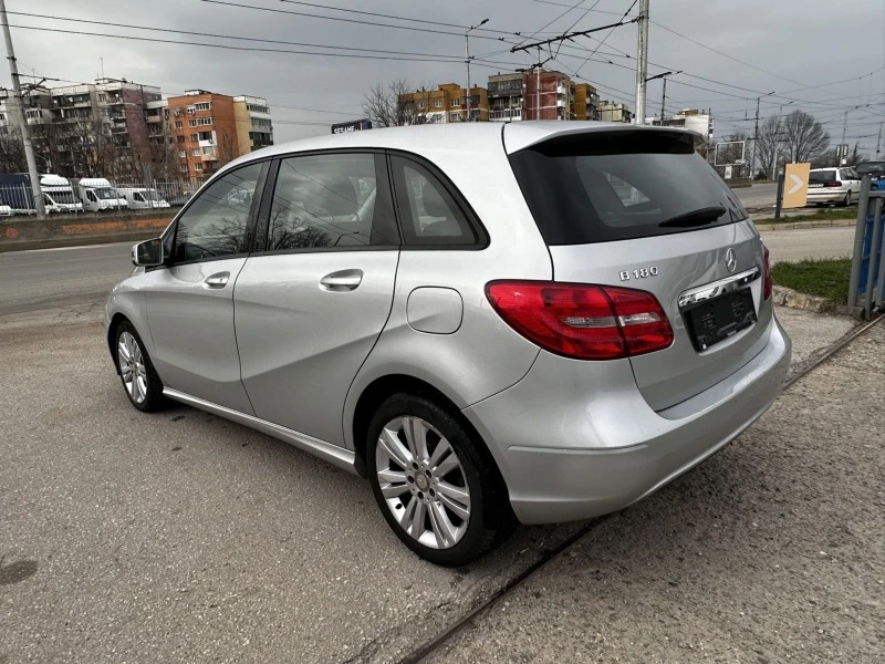 Mercedes-Benz B 180, снимка 5 - Автомобили и джипове - 44764569