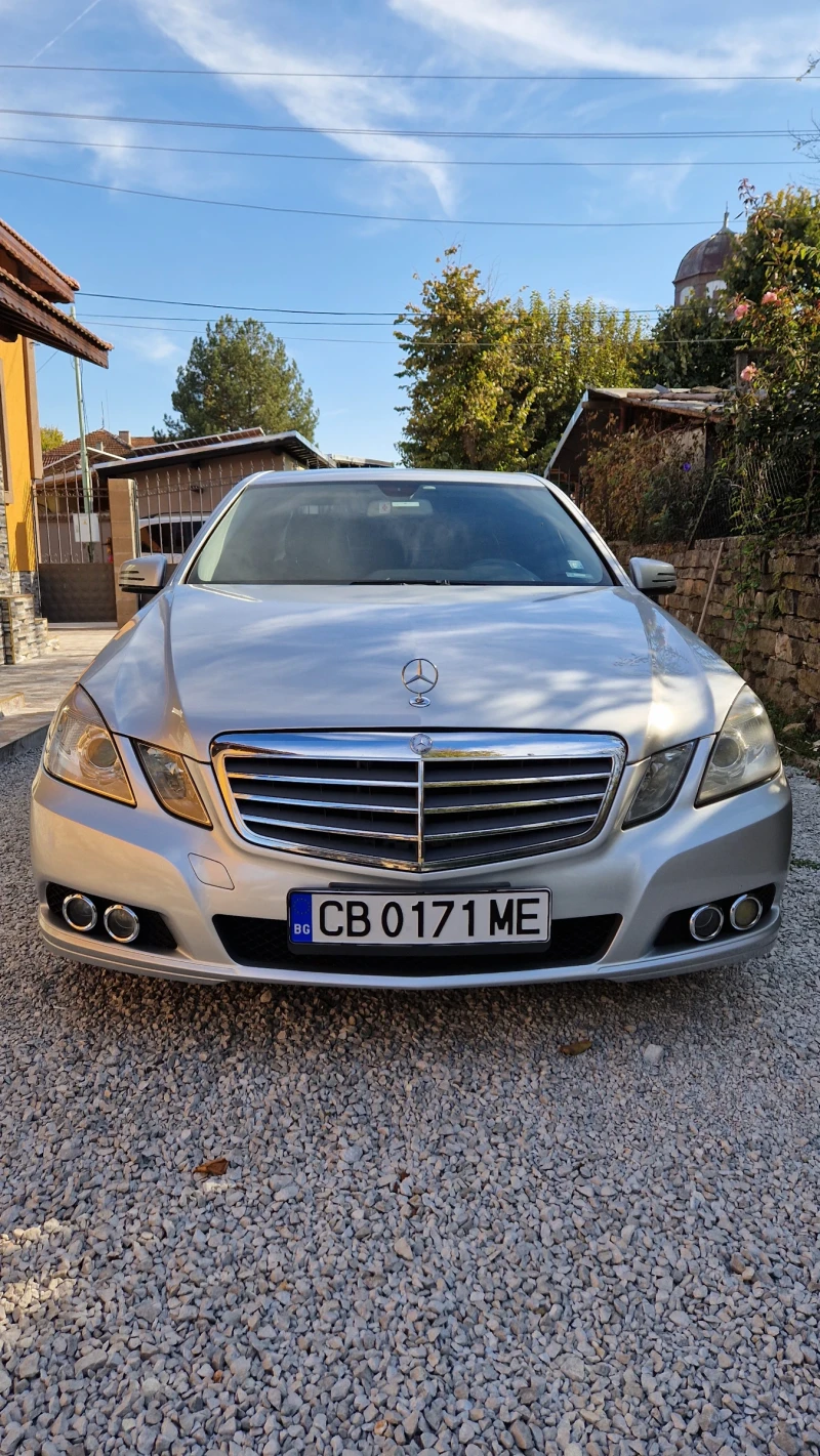 Mercedes-Benz E 220, снимка 1 - Автомобили и джипове - 47736025