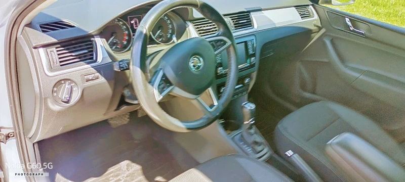 Skoda Rapid, снимка 9 - Автомобили и джипове - 48403246