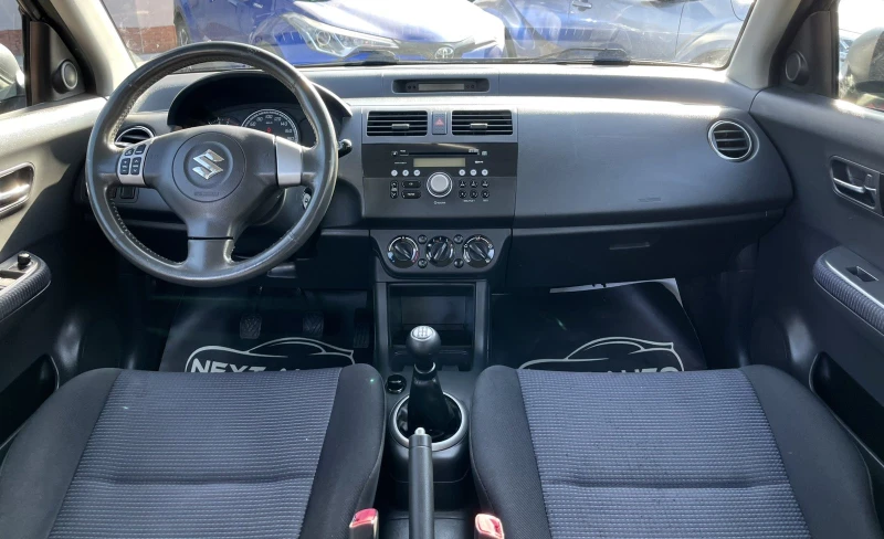 Suzuki Swift 1.3I 90HP 4x4 73095KM  КЛИМАТИК, снимка 10 - Автомобили и джипове - 49096305