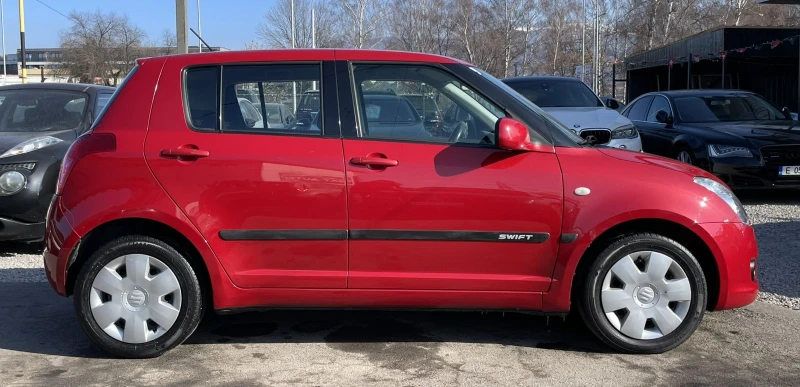 Suzuki Swift 1.3I 90HP 4x4 73095KM  КЛИМАТИК, снимка 4 - Автомобили и джипове - 49096305