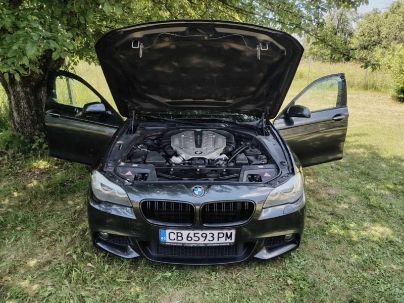 BMW 550 I M Pack, снимка 7 - Автомобили и джипове - 52262965