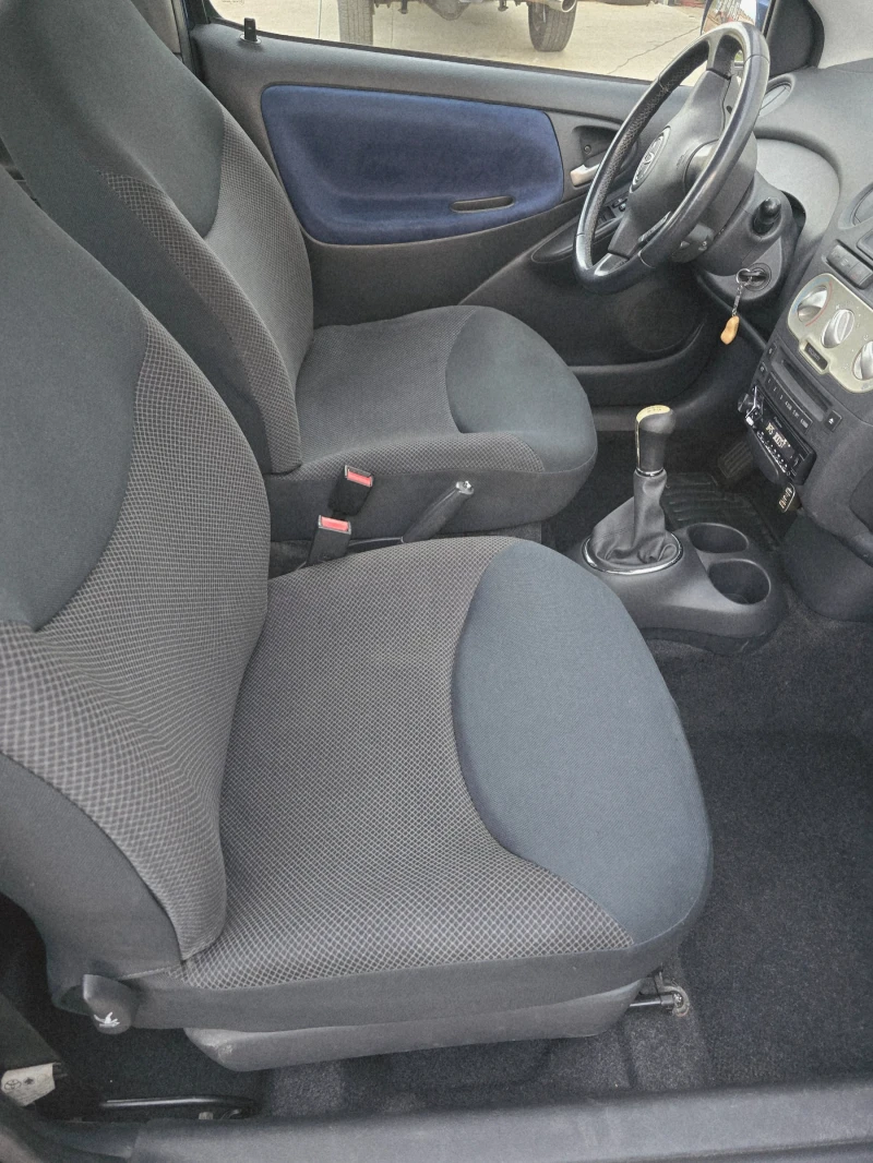 Toyota Yaris, снимка 5 - Автомобили и джипове - 53107294