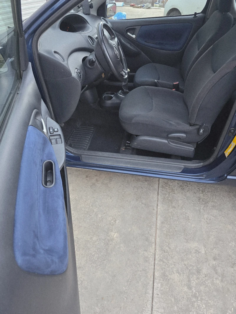Toyota Yaris, снимка 7 - Автомобили и джипове - 53107294