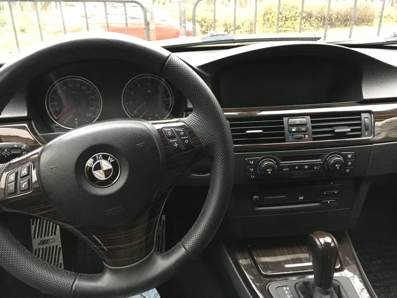 BMW 330, снимка 8 - Автомобили и джипове - 52412733