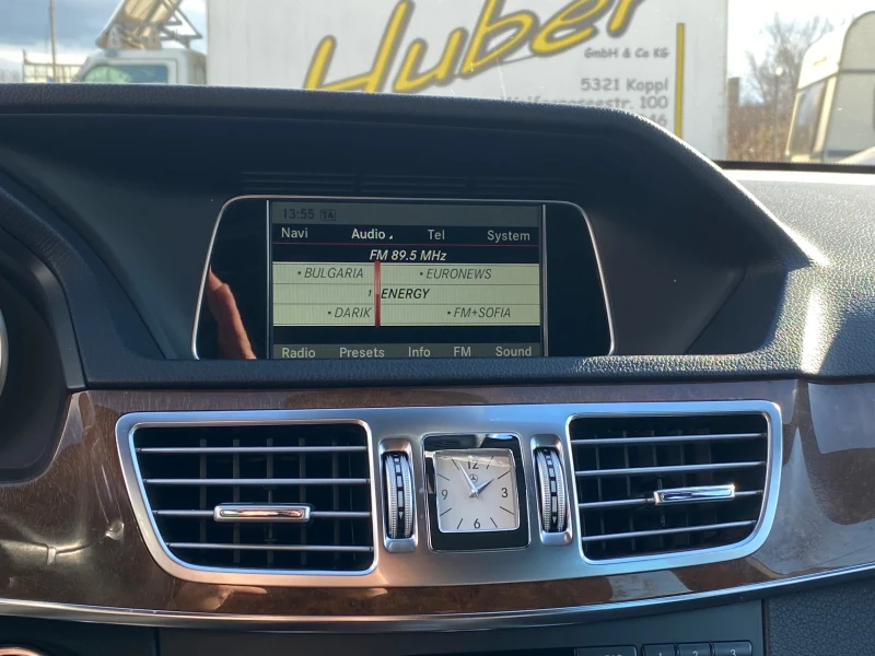 Mercedes-Benz E 200, снимка 10 - Автомобили и джипове - 52493372