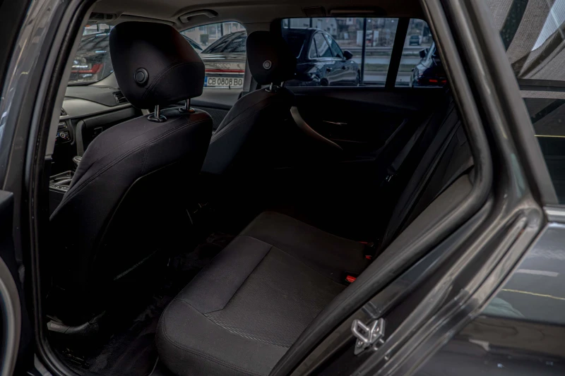 BMW 320 d/PDC/Xenon/Navi/M-Perf/Cruise Control, снимка 8 - Автомобили и джипове - 52798302