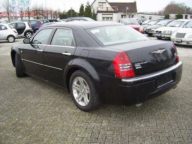 Chrysler 300c 3.0CRD, снимка 2 - Автомобили и джипове - 10609770