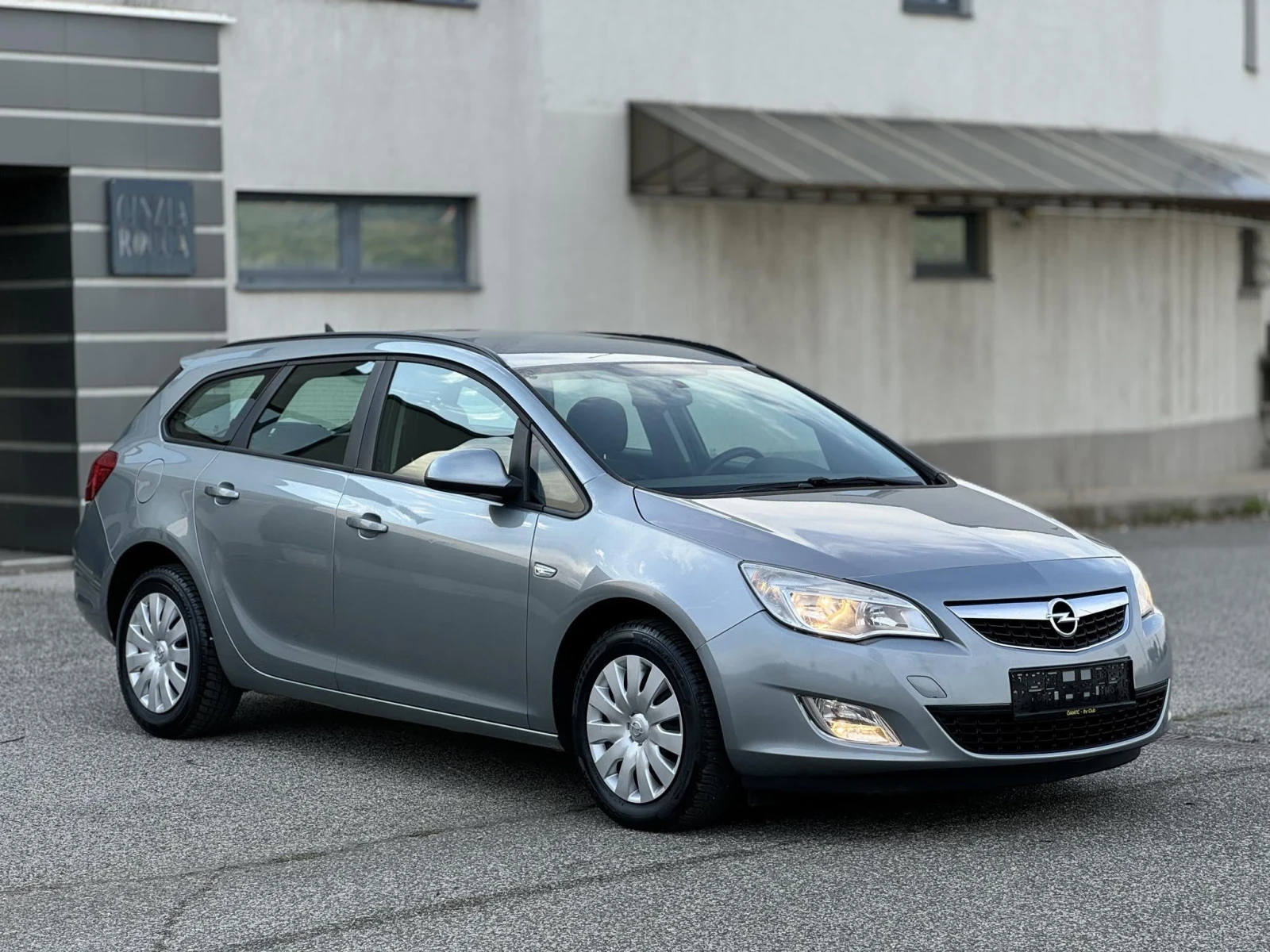 Opel Astra 1.7CDTI NAVY RECARO ЛИЗИНГ - изображение 3