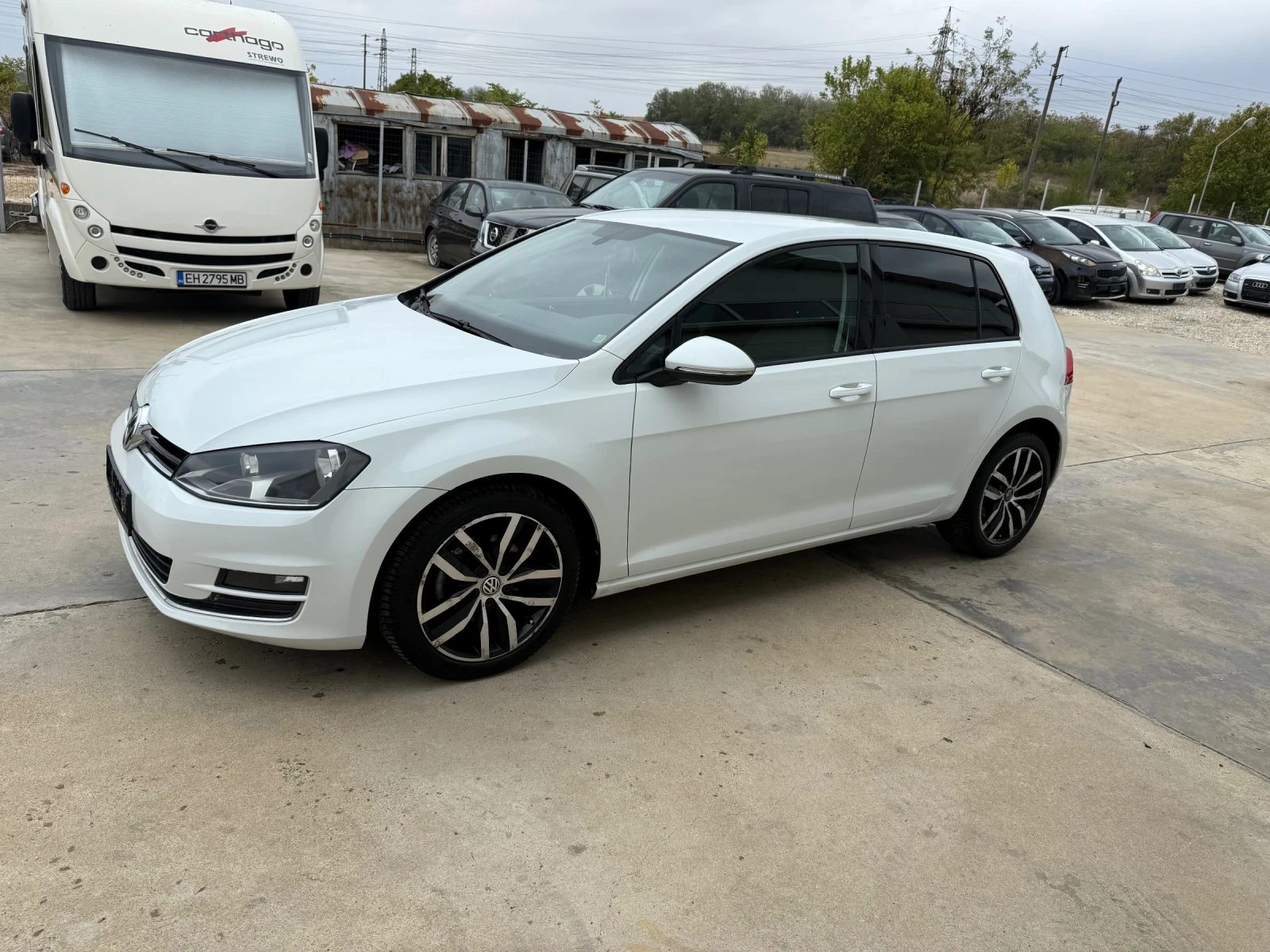 VW Golf 1.6tdi * DSG* Highline* Navi* UNIKAT*  - изображение 4