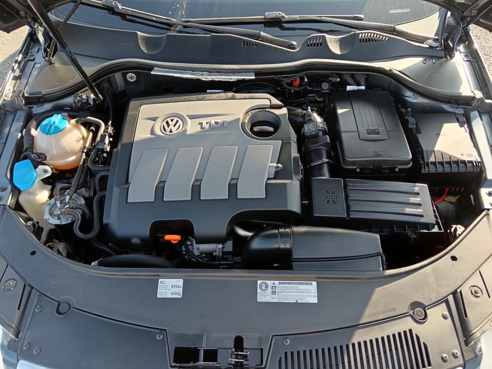 VW Passat 1.6 - изображение 7