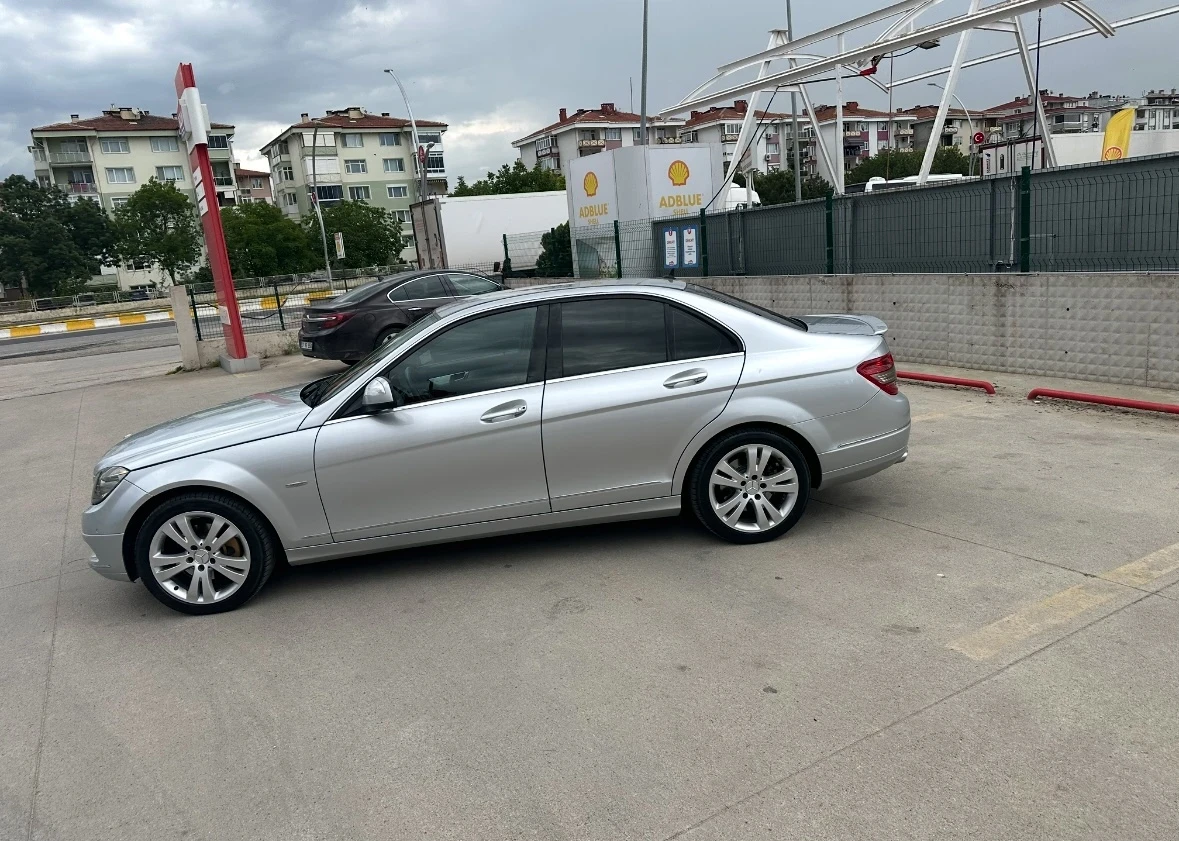 Mercedes-Benz C 220  - изображение 4