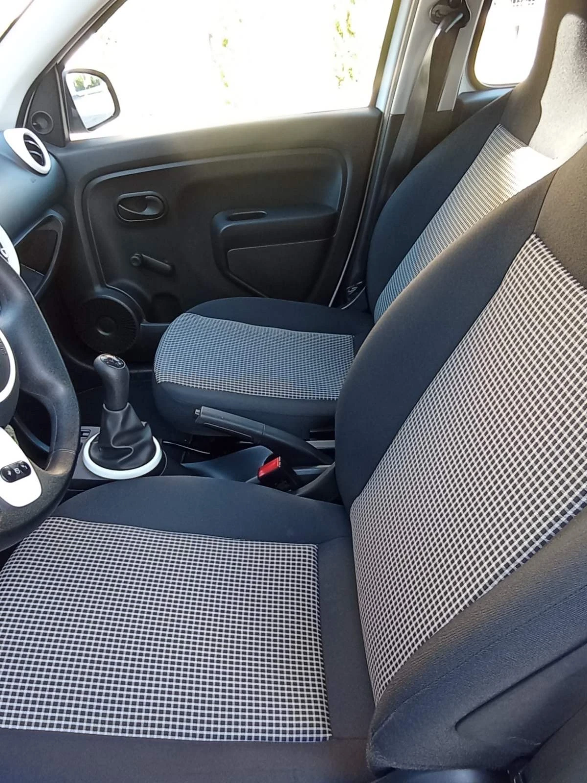 Renault Twingo 1.0 SCe 70 Life 2017 * 5 врати* 44000км - изображение 6
