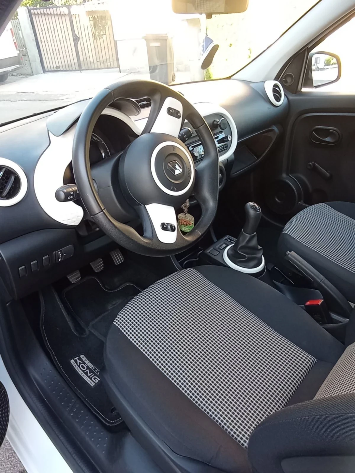 Renault Twingo 1.0 SCe 70 Life 2017 * 5 врати* 44000км - изображение 7