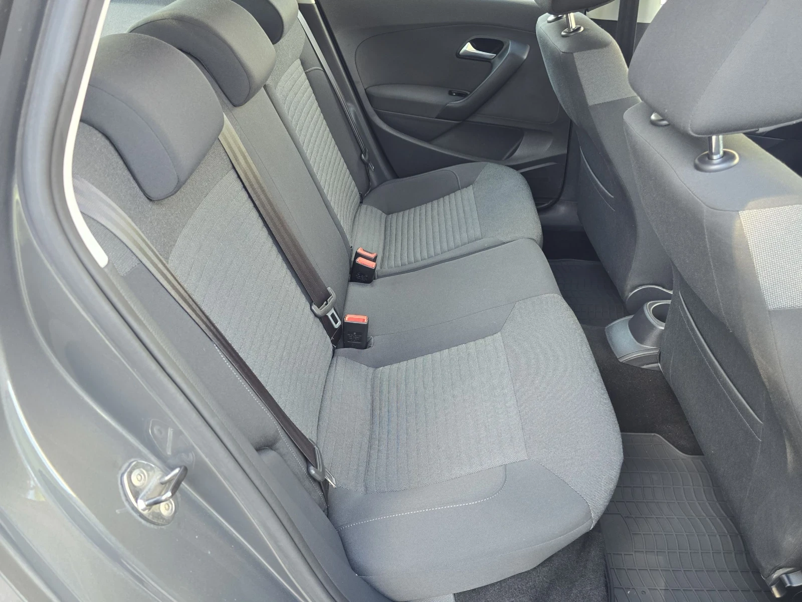 VW Polo 1.6TDI 90КС. - изображение 9