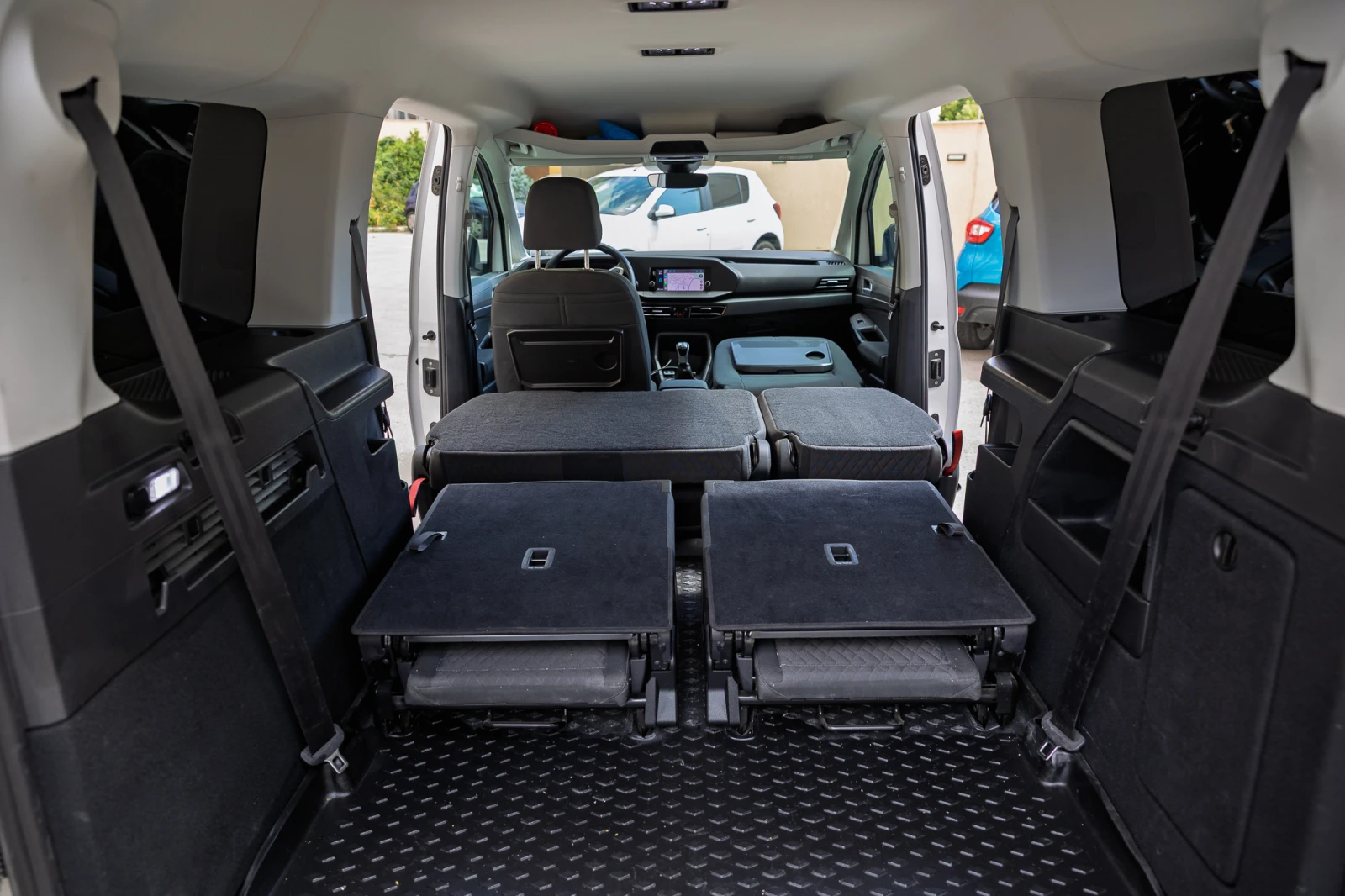 VW Caddy Life Maxi 2.0 TDI 7 места - изображение 9