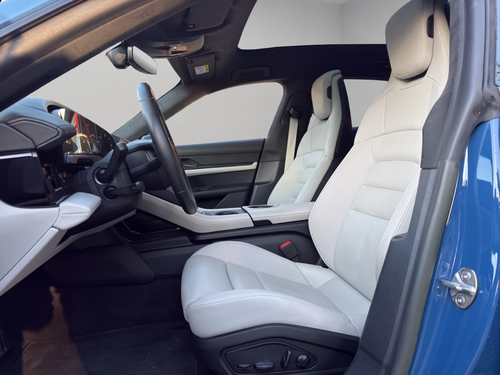 Porsche Taycan Sport Turismo Turbo - изображение 9