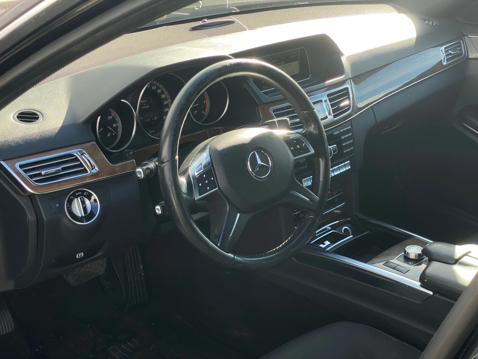 Mercedes-Benz E 200  - изображение 6