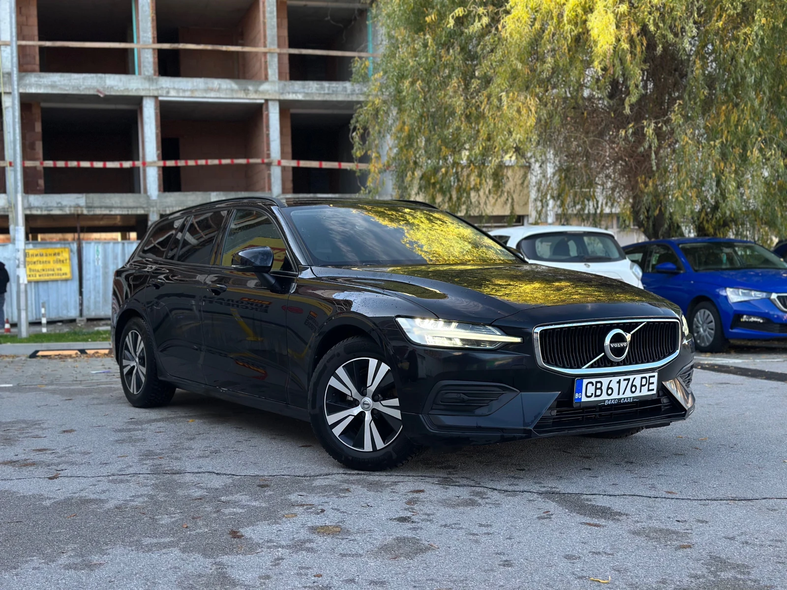 Volvo V60 LED*   Volvo* CarPlay*   | Mobile.bg   2