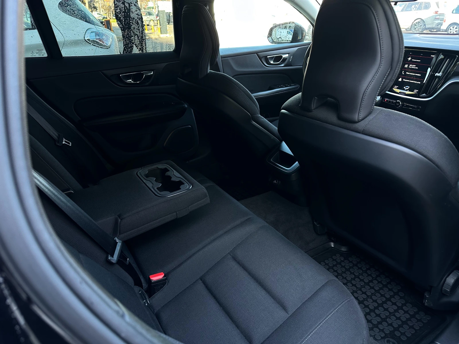 Volvo V60 LED*   Volvo* CarPlay*   | Mobile.bg   13