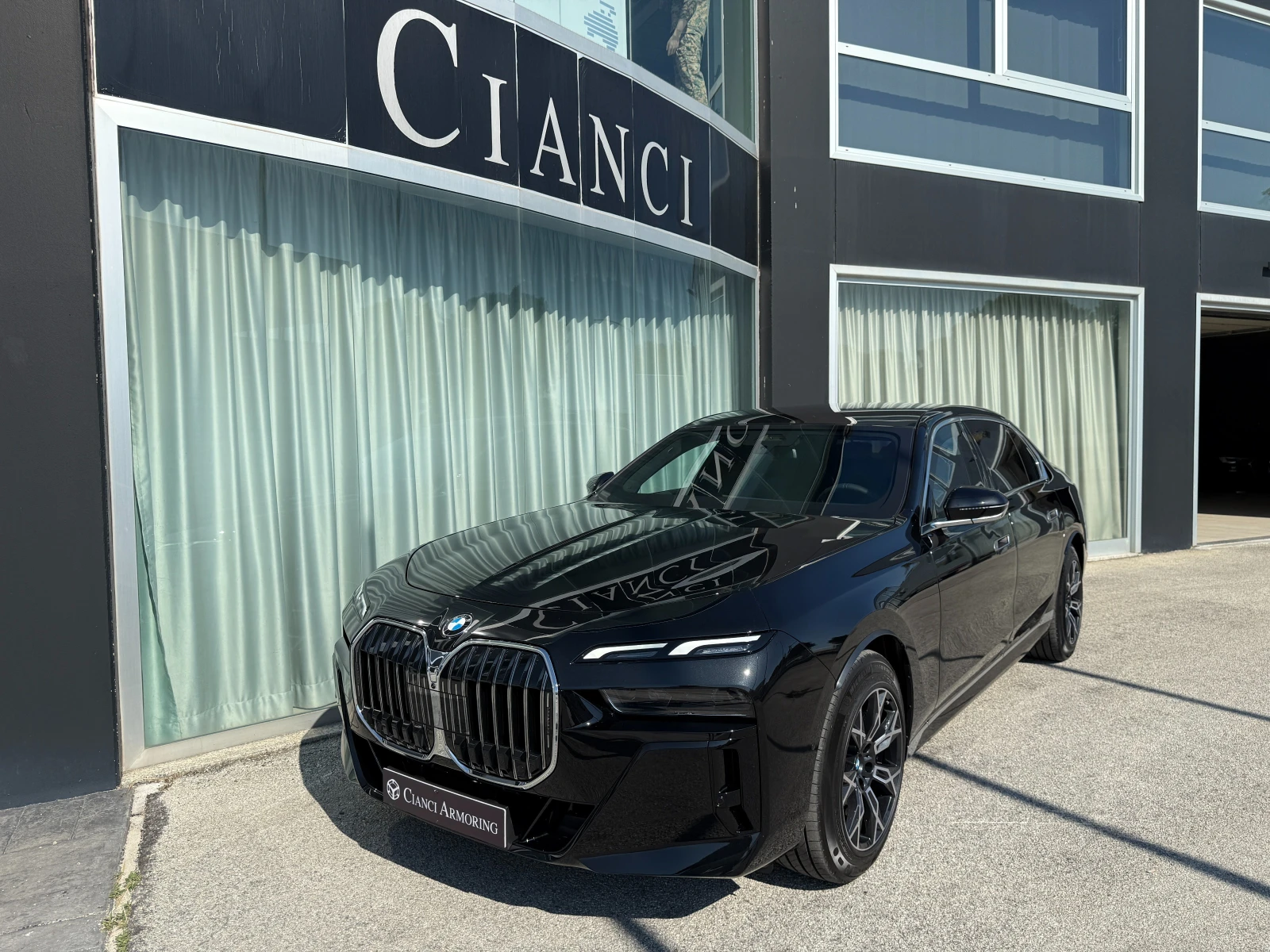 BMW 760  - изображение 2