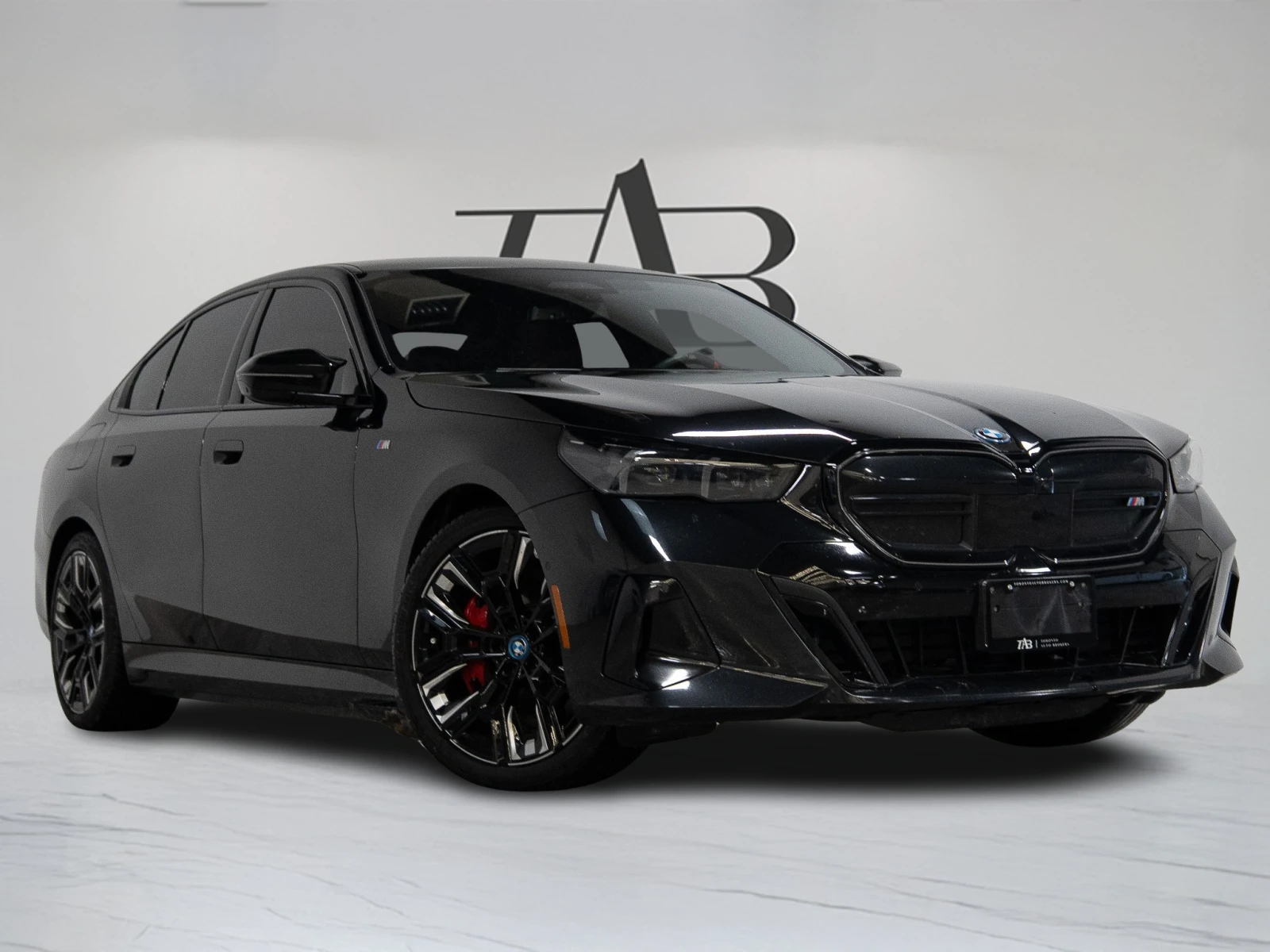 BMW i5  M60 XDRIVE B&W  С РЕГИСТРАЦИЯ & АВТО КРЕДИТ  - изображение 2