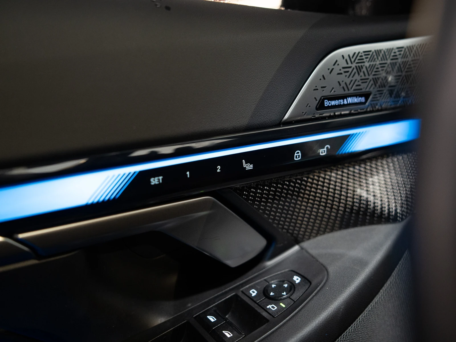 BMW i5  M60 XDRIVE B&W  � ����������� & ���� ������  | Mobile.bg � ����������� 12