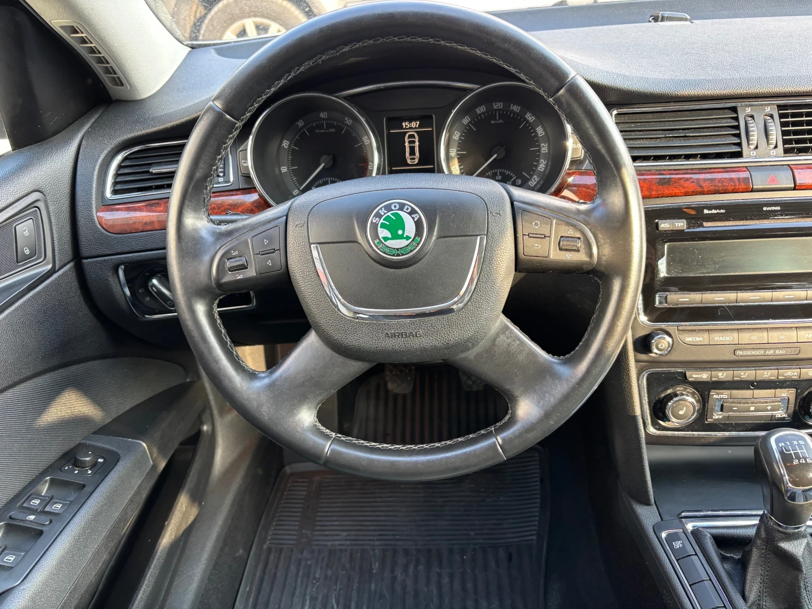 Skoda Superb Нов Внос, снимка 15 - Автомобили и джипове - 53786251