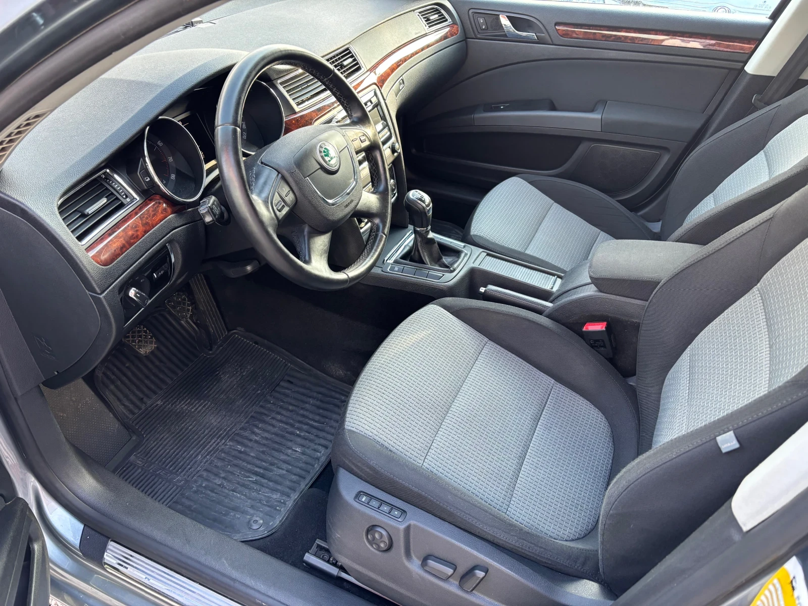 Skoda Superb Нов Внос, снимка 9 - Автомобили и джипове - 53786251