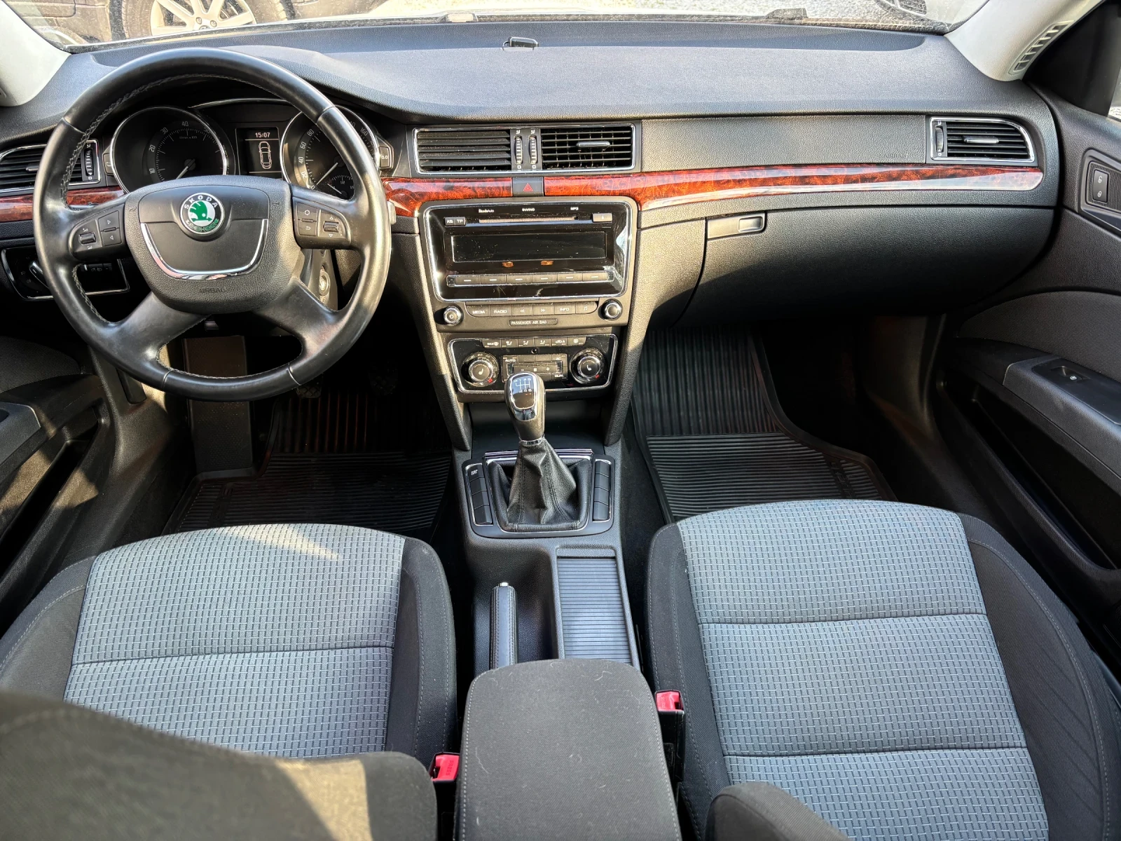 Skoda Superb Нов Внос, снимка 13 - Автомобили и джипове - 53786251