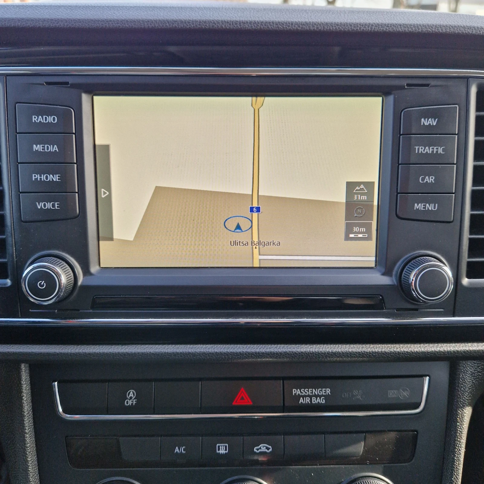 Seat Leon 1.6TDI 110к.с, снимка 11 - Автомобили и джипове - 53800477