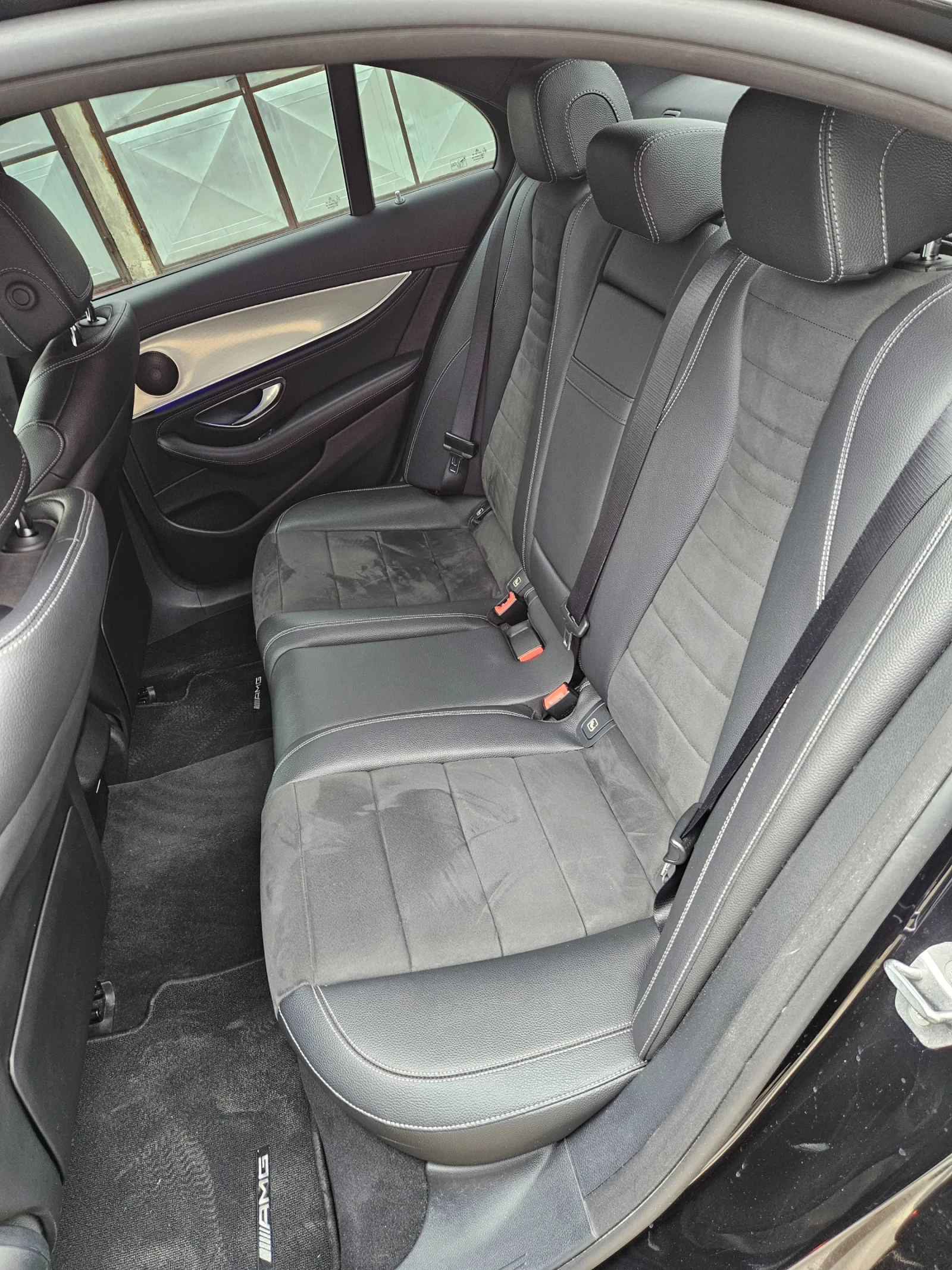 Mercedes-Benz E 220 AMG Night 4Matic Digital HeadUp FULL, снимка 15 - Автомобили и джипове - 54268164