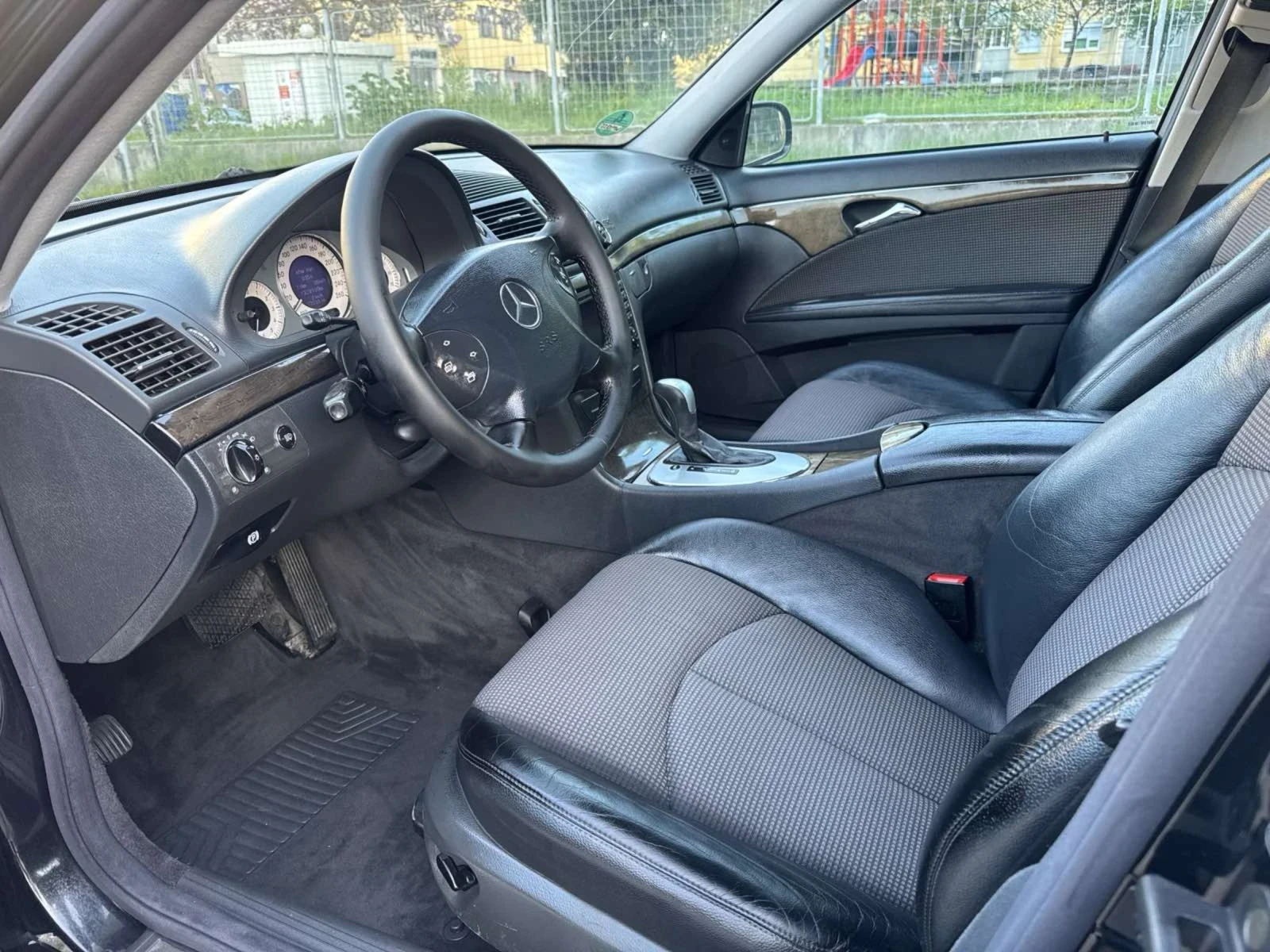 Mercedes-Benz E 320 Е320, avantgarde, снимка 11 - Автомобили и джипове - 54349585