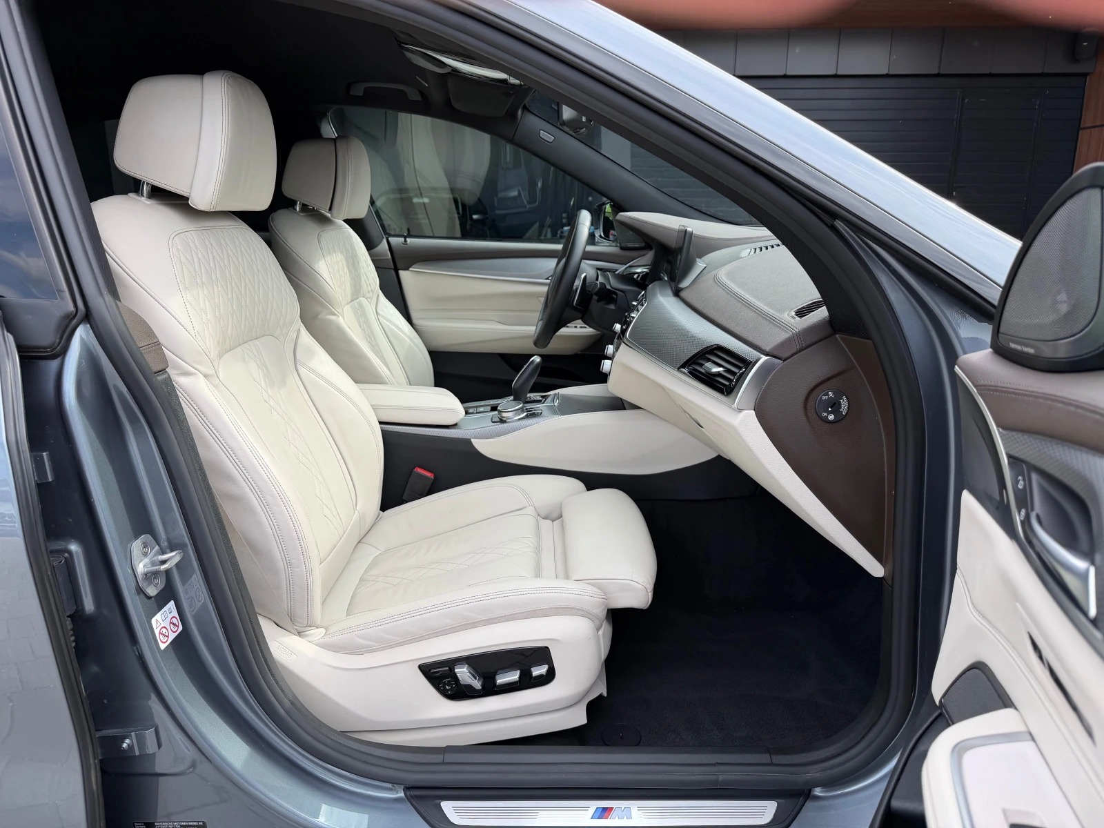 BMW 6 GT 640i xDrive M-pack #VAKUUM#DIS#HUD#harman#KeyLess#, снимка 12 - Автомобили и джипове - 54513832