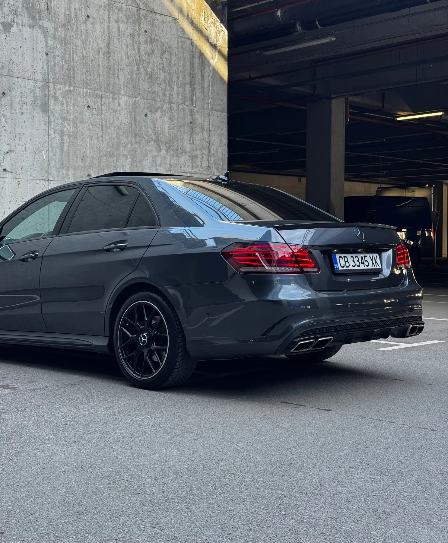 Mercedes-Benz E 400 biturbo 4matic AMG пакет, снимка 9 - Автомобили и джипове - 54606528