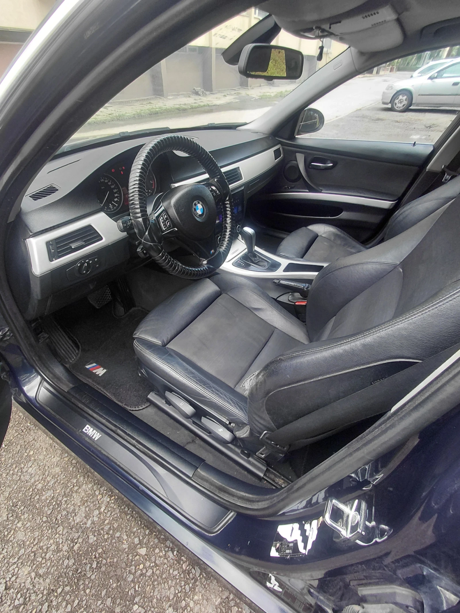 BMW 330, снимка 12 - Автомобили и джипове - 55174081