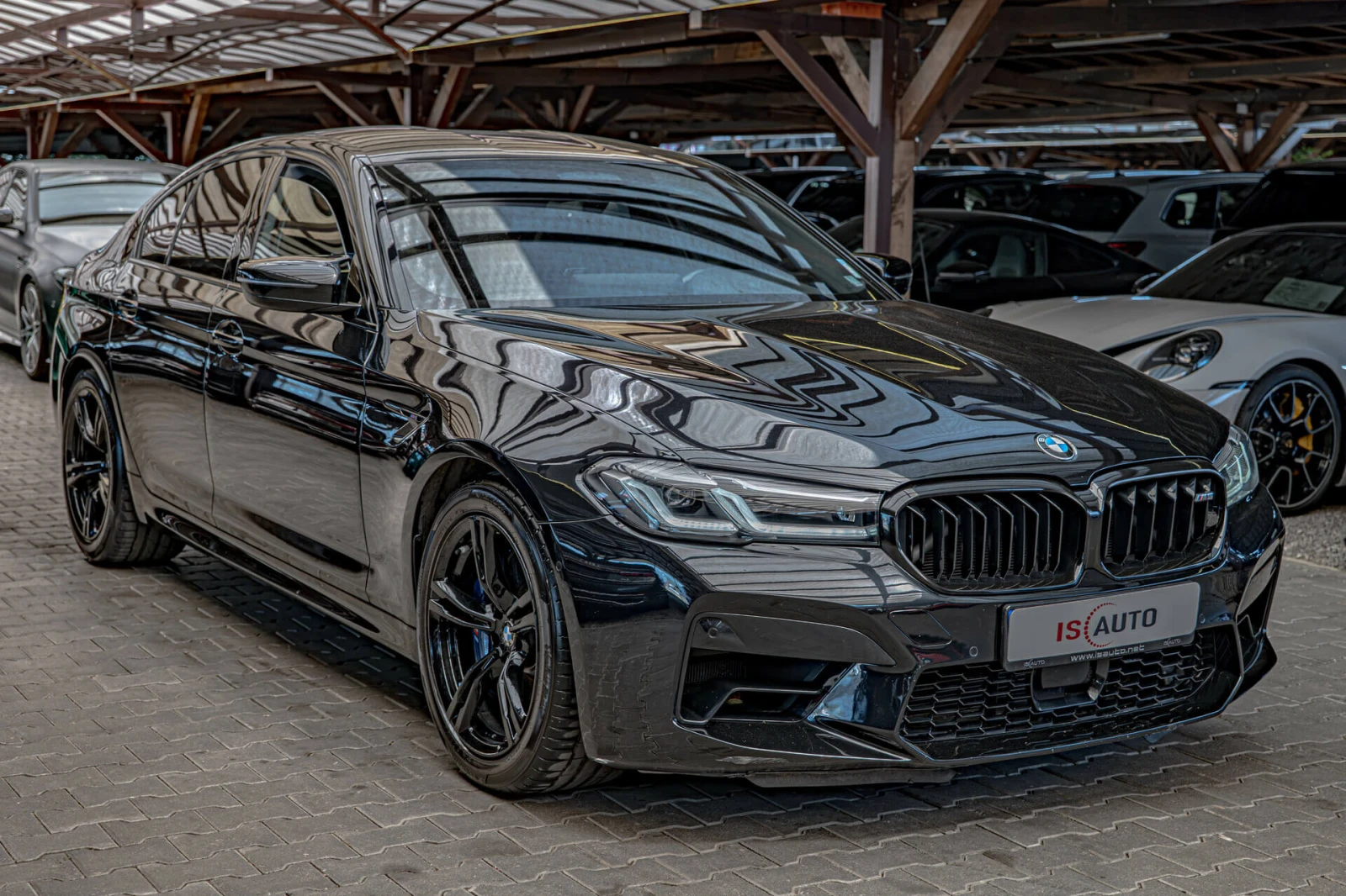 BMW M5 4.4 V8/HuD/Bower&Wilkins/Обдухване/Камера/, снимка 2 - Автомобили и джипове - 55363595