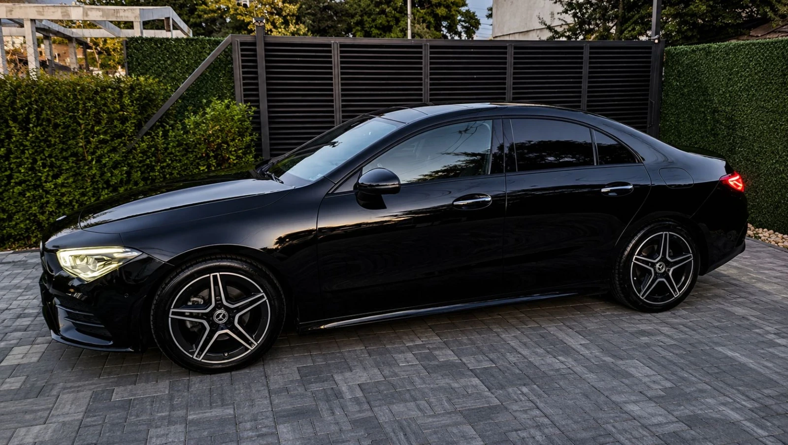 Mercedes-Benz CLA 180, снимка 4 - Автомобили и джипове - 55860309